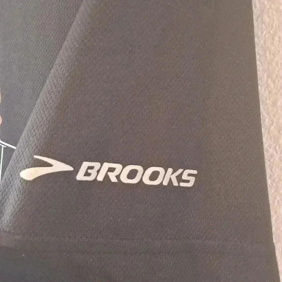 Rock'N'Roll Savanah Brooks T-Shirt EUC Size Medium 100%Polyester - Picture 6 of 8